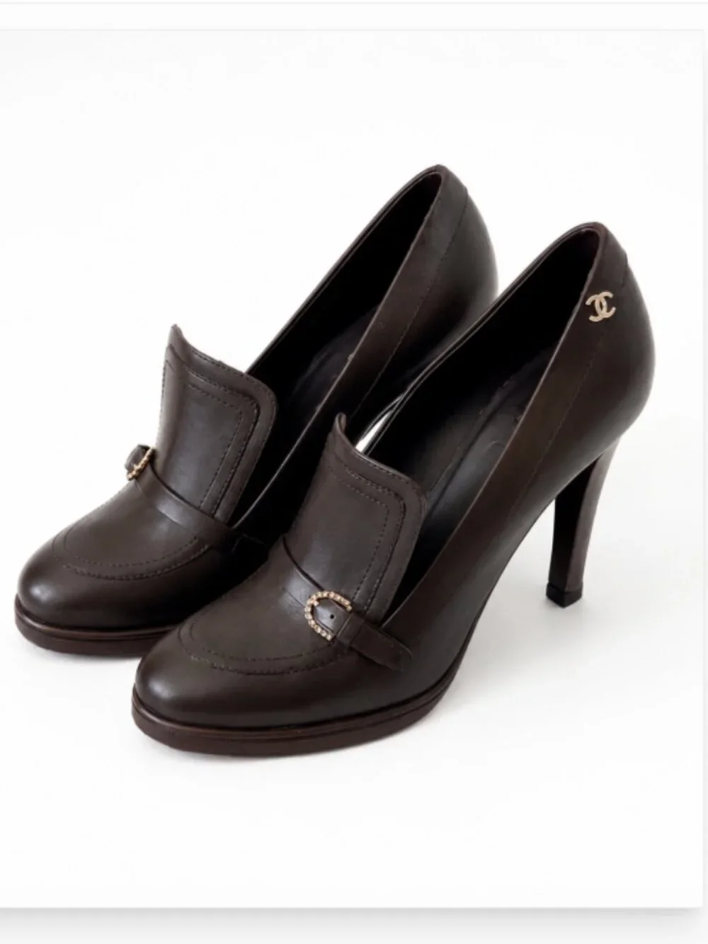 Chanel Leather CC Logo Pumps Womens Size 6.5 Brown Old Money Preppy Chain Buckle